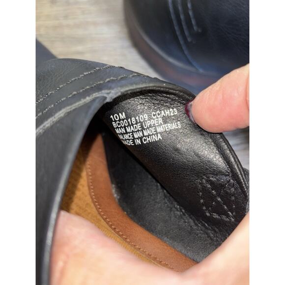 B.O.C. Size 10 Cecila Faux Leather Buckle Clogs like new - Picture 7 of 9